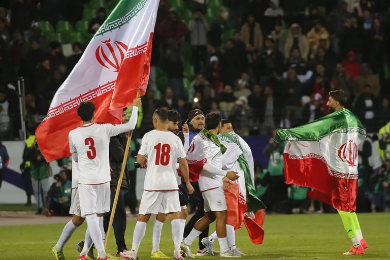 ‘ফুটবলে কালো দাগ’, আমেরিকায় ফুটবলারদের উপর ‘নির্যাতন’ নিয়ে বিস্ফোরক ইরানের কর্তা
