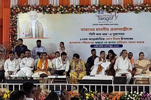‘এপক্ষ-ওপক্ষ নয়, শুধু উন্নয়নের পক্ষ’, ফিরহাদ-মালাকে পাশে নিয়ে স্বচ্ছতা অভিযান শুরু শুভেন্দুর
