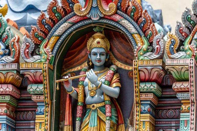 ‘কৃষ্ণপ্রেমে মাতোয়ারা ভুবন’! ভারতের এই ৫ কৃষ্ণমন্দিরে এলে আকুল হয় ভক্তের হৃদয়