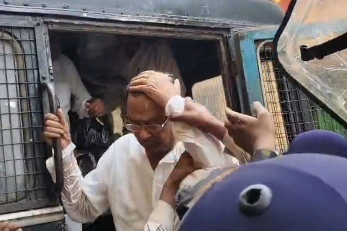 থানা, হাসপাতাল, আদালত, একদিনে ডিম খাওয়ার হ্যাটট্রিক বীরভূমের তৃণমূল নেতার!