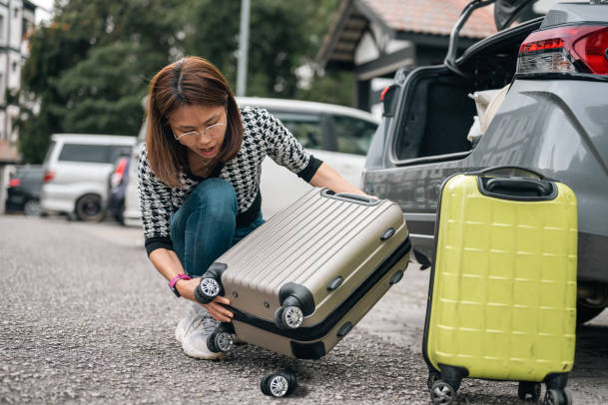 3 common mistakes tourists make while packing bags