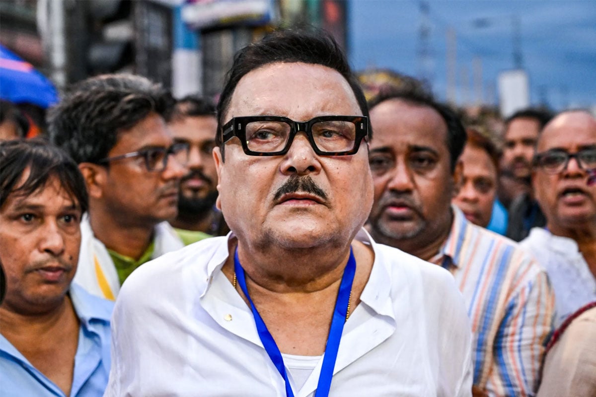 চাকরির বিনিময়ে সোনা নিতেন মদন! অয়ন শীলের ডায়েরিতে রহস্যময় ‘MM’ কে?