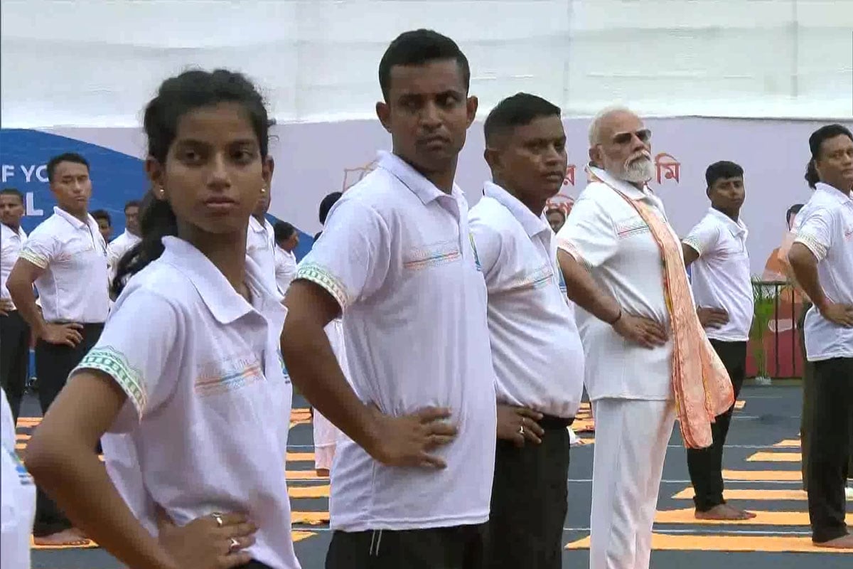 রেড রোডে যোগ কার্নিভাল, উপস্থিত প্রধানমন্ত্রী নরেন্দ্র মোদি, মুখ্যমন্ত্রী শুভেন্দু অধিকারী
