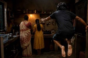 রান্নাঘরের অন্ধকারে মা-মেয়ের উপর ঝাঁপিয়ে পড়ল যুবক! তারপর…