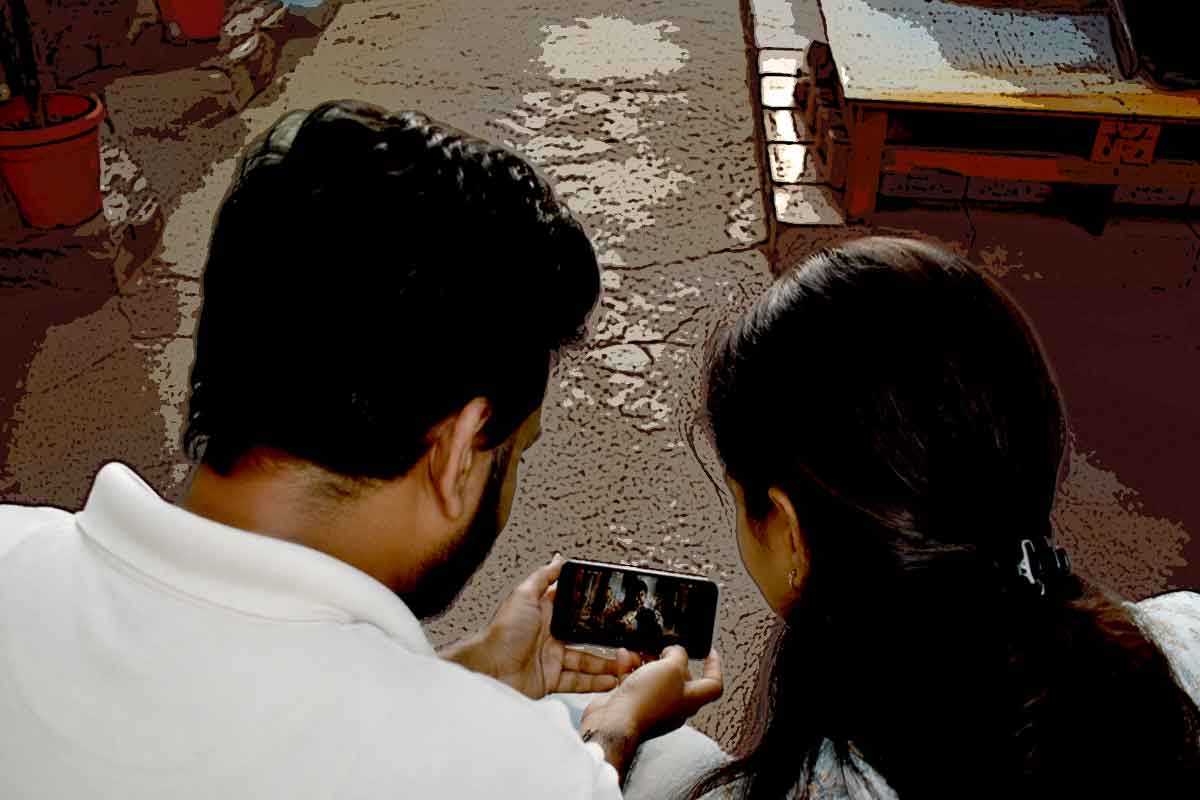 স্বামীর সঙ্গে মিলে প্রেমিককে খুন গৃহবধূর, হত্যার পর ঠান্ডা মাথায় প্রমাণ লোপাটের ভিডিও সার্চ ইউটিউবে!