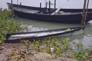 ঝড়ের তাণ্ডবে বেসামাল ডিঙি, ভাগীরথীতে তলিয়ে মৃত্যু মহিলার