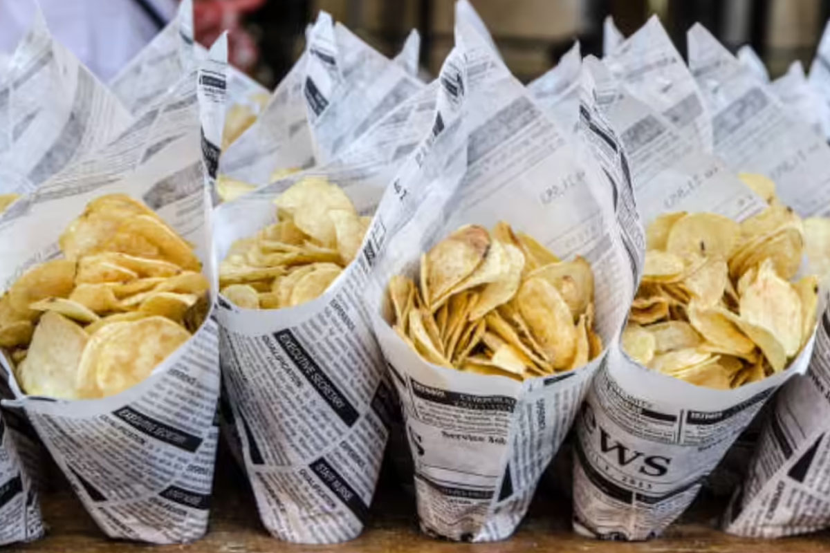 wrapping hot food in newspapers can be harmful suggests FSSAI