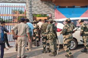 সাতসকালে শওকত মোল্লার বাড়িতে এনআইএ হানা, তল্লাশির আগেই ‘পলাতক’ তৃণমূল নেতা