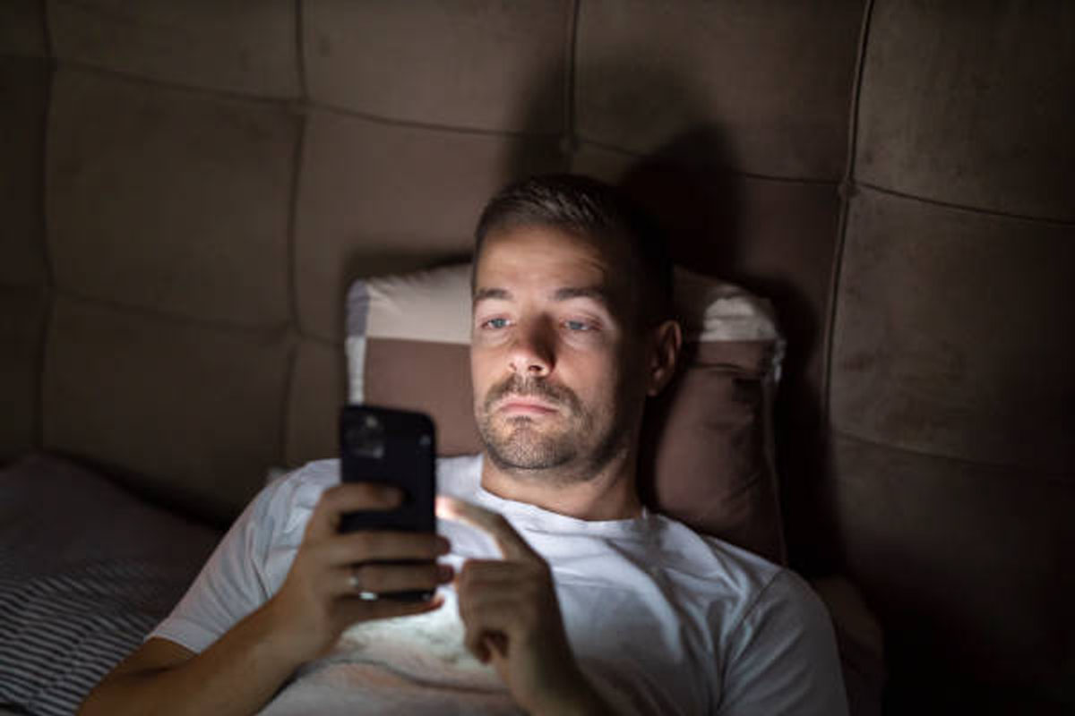 how doomscrolling affects sleep leaves no time for exercise