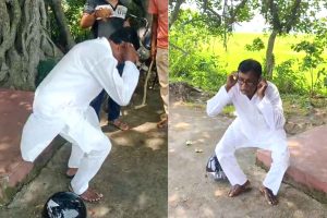তৃণমূল নেতাকে নতুন দাওয়াই! পঞ্চায়েত প্রধানকে কান ধরে ওঠবস স্থানীয়দের, ভাইরাল ভিডিও