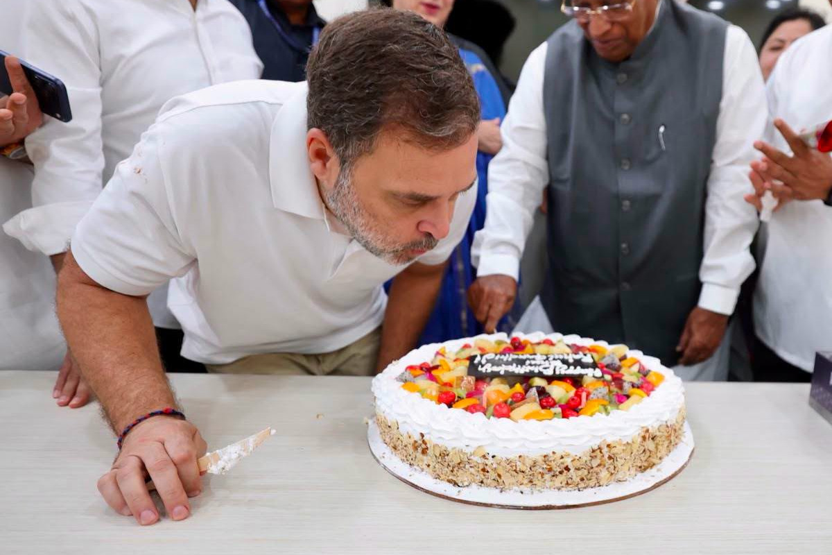 দায়সারা স্ট্যালিন, উষ্ণ শুভেচ্ছা অভিষেকের, জন্মদিনে ‘ইন্ডিয়া’র ভাঙাগড়া দেখলেন রাহুল!