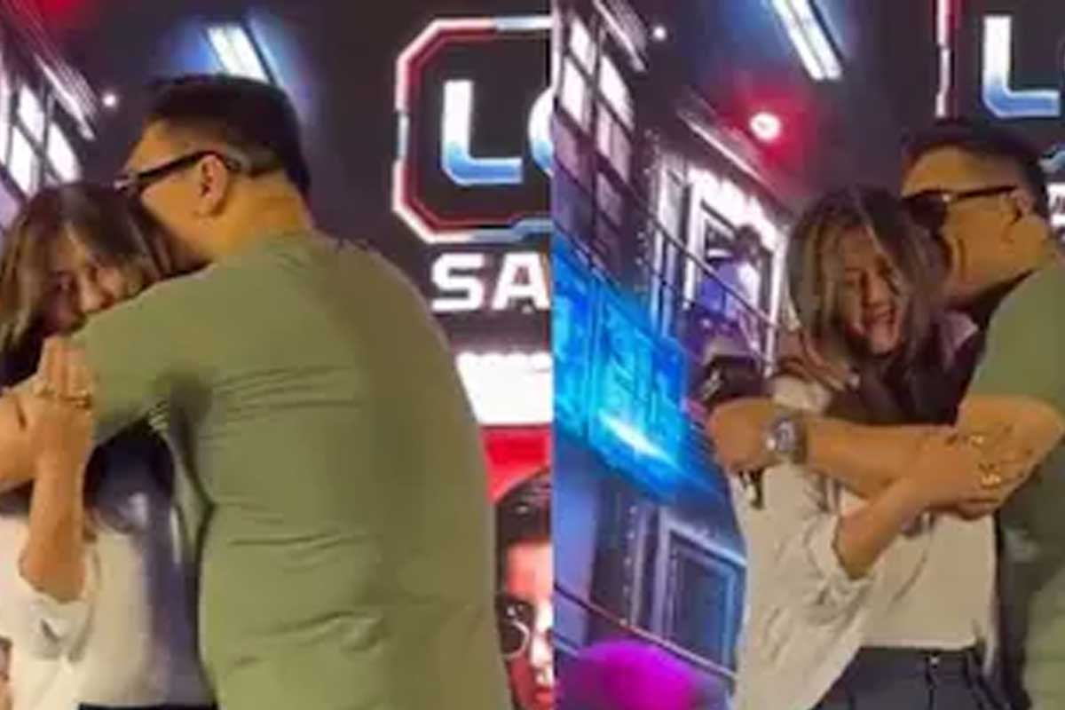 Ram Kapoor Kissed Ekta Kapoor 