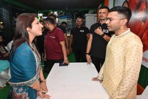 পালাবদলে সুর বদল! এবার দল ছাড়লেন তোলাবাজিতে অভিযুক্ত রুনা খাতুন