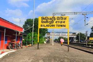 পা পড়েছিল রবীন্দ্রনাথ, নেতাজি, মহাত্মা গান্ধীর! সংস্কার শুরু ‘হেরিটেজ’ শিলিগুড়ি টাউন স্টেশনের