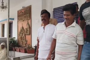 সরকারি বালতিও চুরি! শ্রীরামপুরে গ্রেপ্তার ২ তৃণমূল নেতা