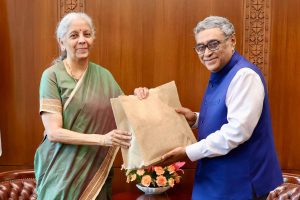 রাজ্য বাজেটে বড় চমক! দিল্লিতে নির্মলার সঙ্গে বৈঠকে অর্থমন্ত্রী স্বপন, শুভেন্দু বললেন, ‘এখনই কিছু বলব না’
