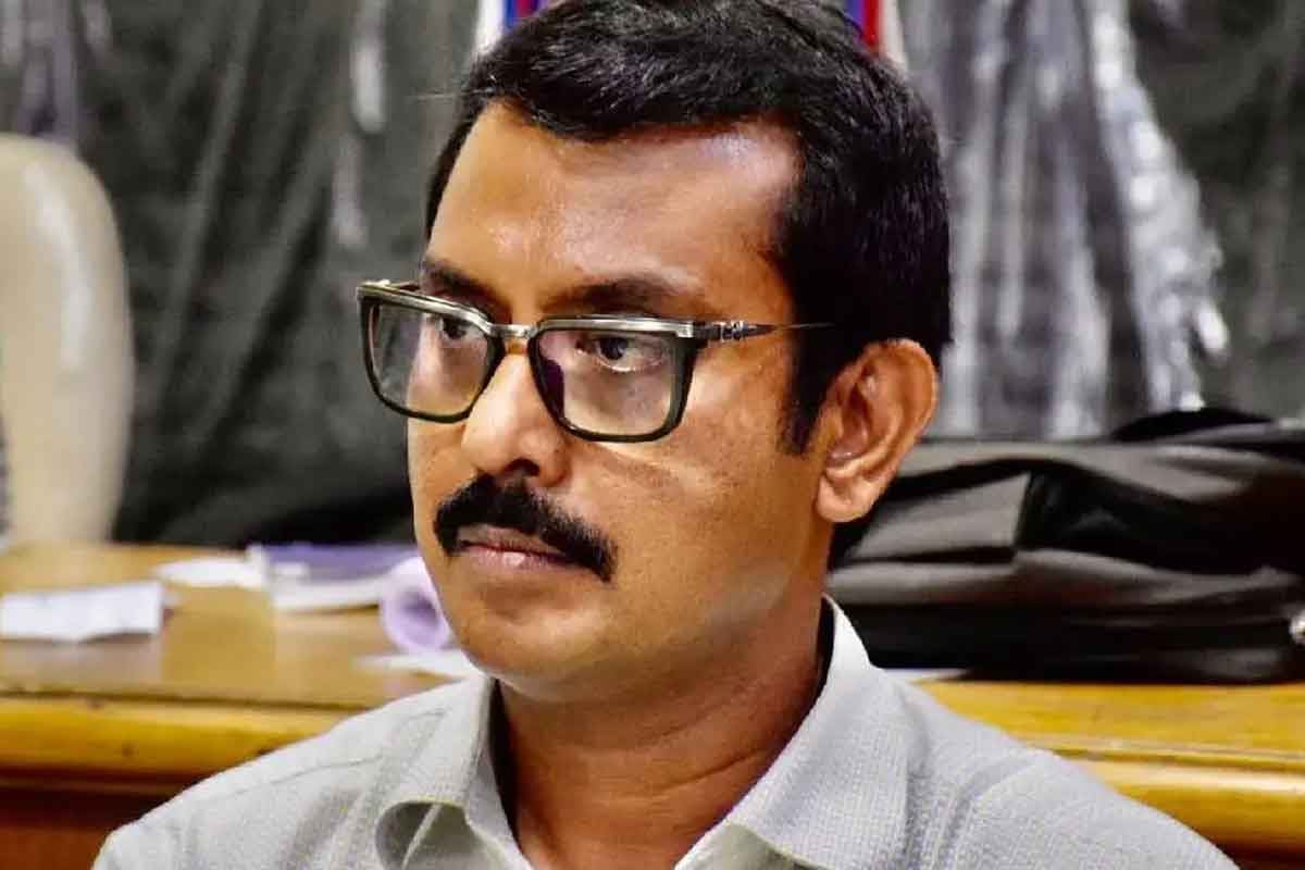তোলাবাজি থেকে যৌনহেনস্তা! ১৩ দিনের পুলিশি হেফাজতে স্বরূপ বিশ্বাস, এজলাসে তুমুল হই হট্টগোল