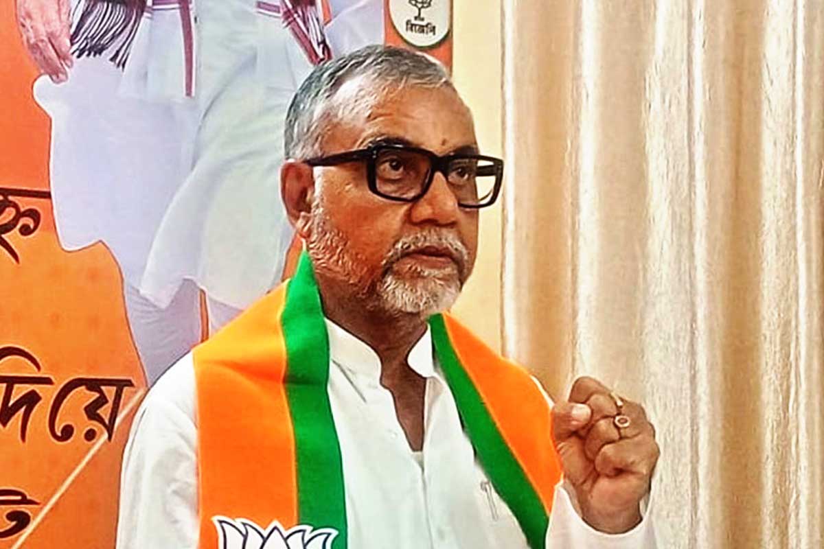 এবার পাঠ্যক্রমে ‘হিন্দু নিধনে’র ইতিহাস! বিস্মৃত অধ্যায় মনে করানোর আর্জি মন্ত্রী তাপসের