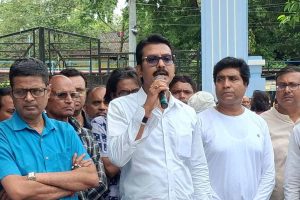 ‘ধর্মের কল বাতাসে নড়ে’,  স্বরূপ গ্রেপ্তার হতেই ‘বিশ্বাস ব্রাদার্স’ নিয়ে সরব ঋদ্ধি থেকে শ্রীলেখা