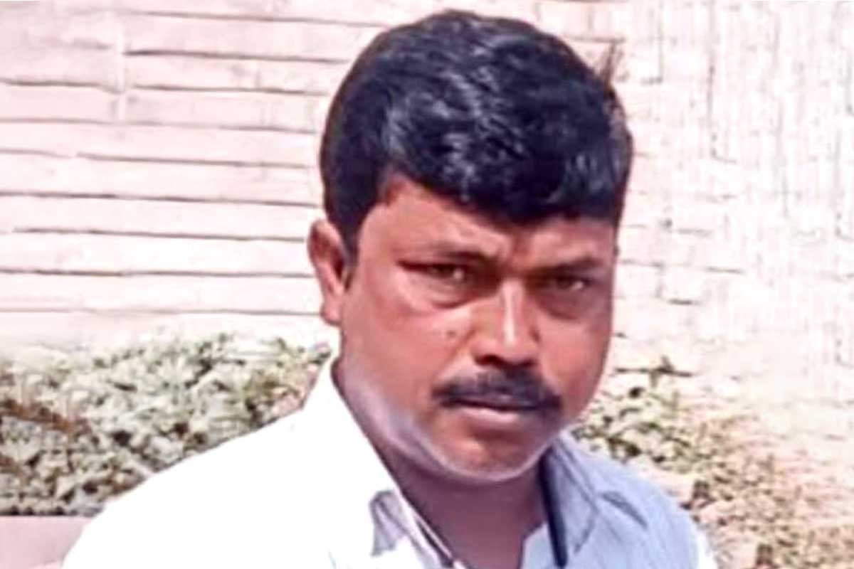 ধর্ম লুকিয়ে শ্বশুরকে ‘বাবা’ পরিচয়ে নকল আধার-ভোটার কার্ড তৈরি! গ্রেপ্তার তৃণমূল নেতা