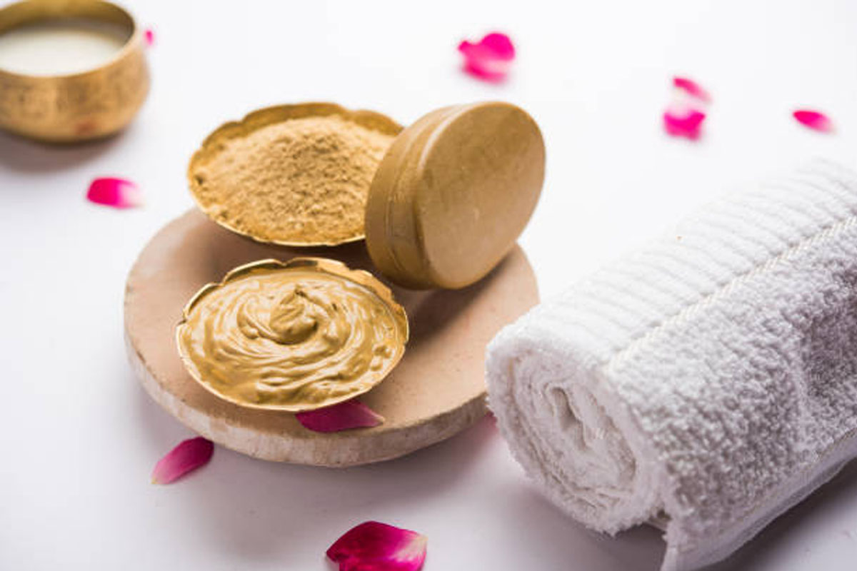 Try 4 homemade ubtans to restore glow and fight acne.