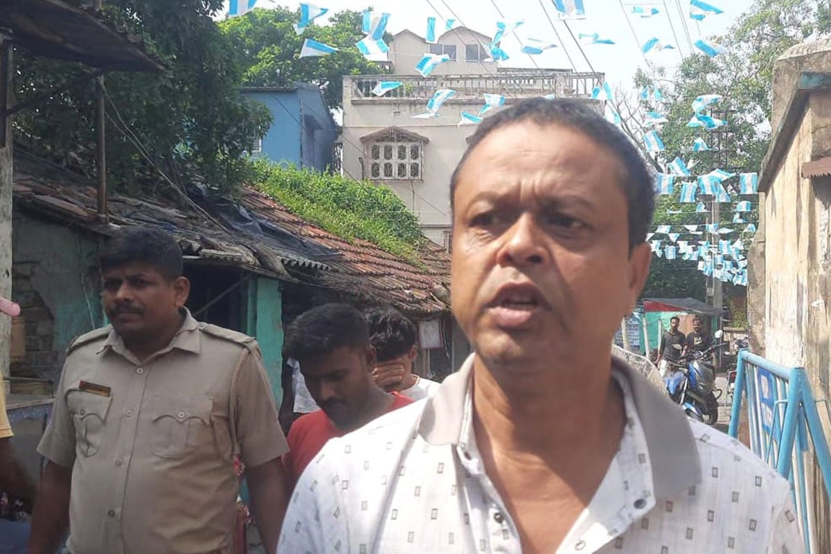 গত ৩ বছর ধরে অ্যাকাউন্টে ঢুকেছে লক্ষ্মীর ভাণ্ডার! উলুবেড়িয়ায় গ্রেপ্তার ‘পুরুষ লক্ষ্মী’
