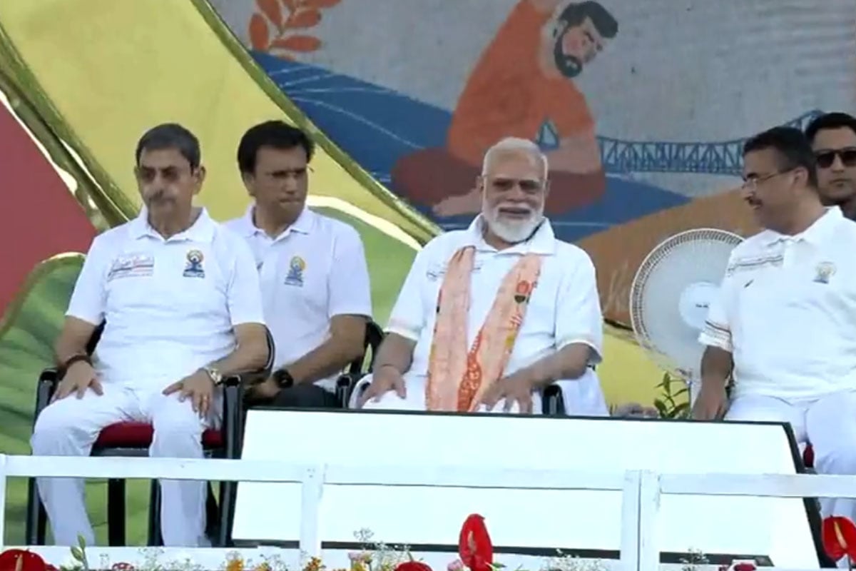 রেড রোডে যোগ কার্নিভাল, উপস্থিত প্রধানমন্ত্রী নরেন্দ্র মোদি, মুখ্যমন্ত্রী শুভেন্দু অধিকারী