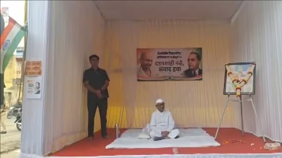 Anna Hazare holds silent protest in support of CJP protest students