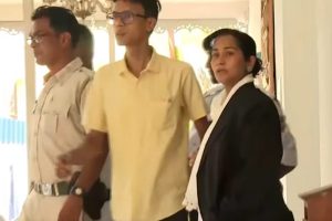 পরনে আইনজীবীর পোশাক, অবশেষে শ্রীরামপুর থানায় হাজিরা অপরূপার