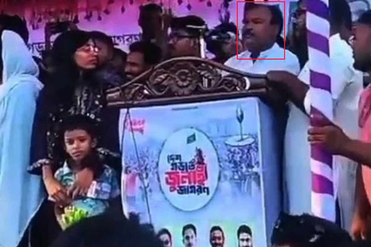 চাইলেই কি মুজিব মোছা যায়! ‘বিপ্লবী’ ছাত্রদের নেতার মুখেই ‘জয় বাংলা’ স্লোগান