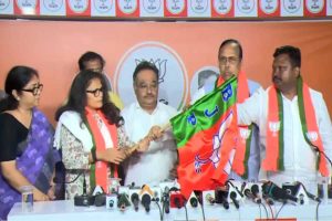 মোদির উন্নয়নে আস্থা, বিজেপিতে যোগ ‘ভালো তৃণমূল’ সুখেন্দুশেখর, প্রকাশ চিক বরাইক, সুস্মিতা দেবের