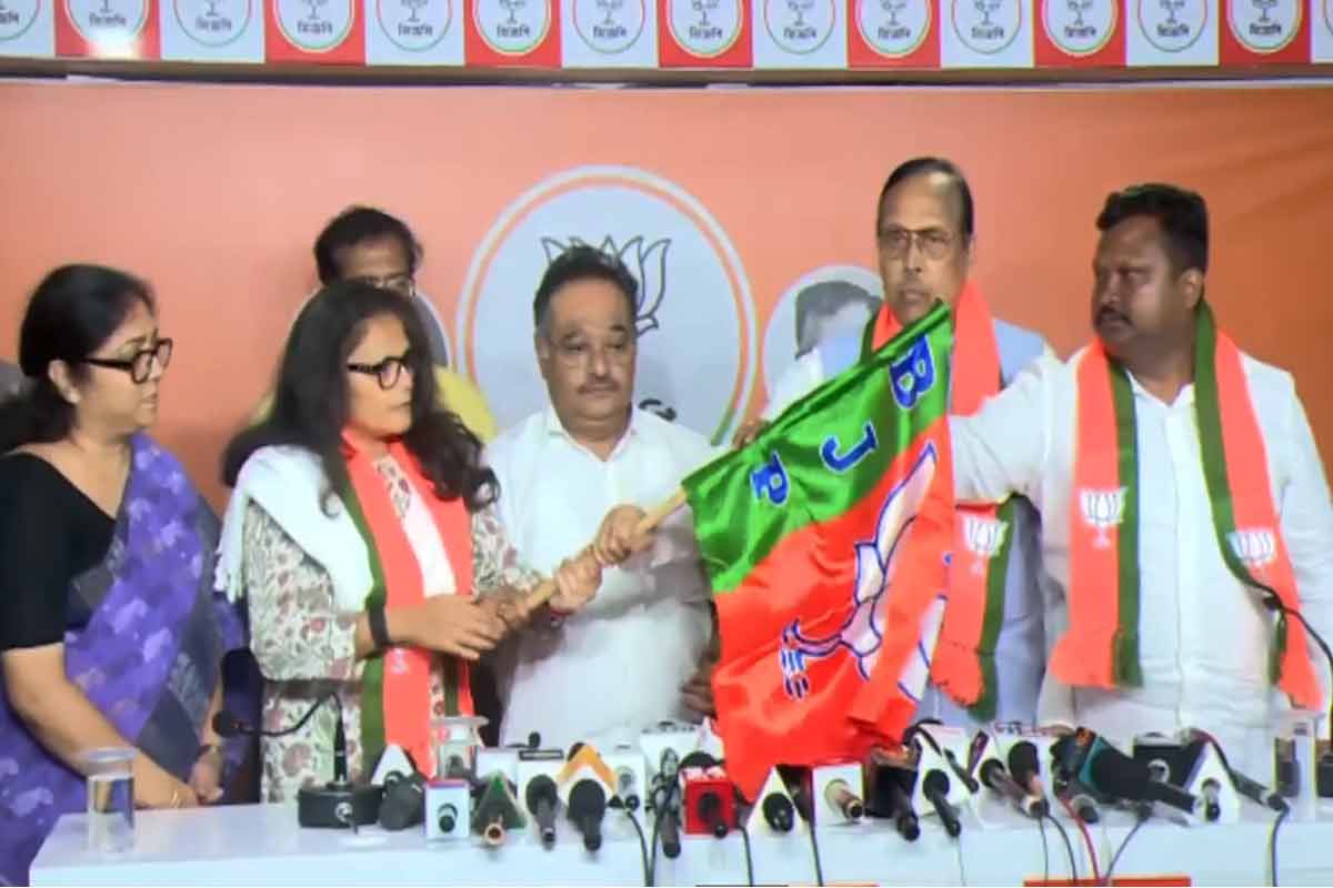 মোদির উন্নয়নে আস্থা, বিজেপিতে যোগ ‘ভালো তৃণমূল’ সুখেন্দুশেখর, প্রকাশ চিক বরাইক, সুস্মিতা দেবের