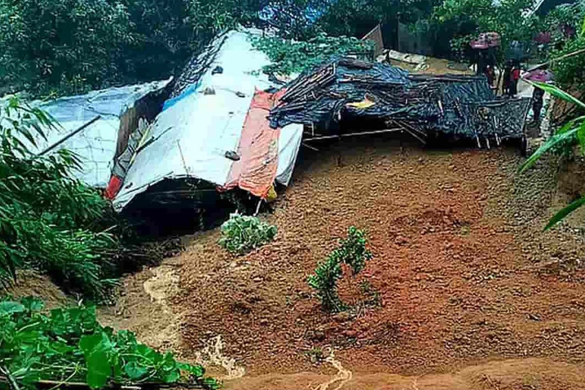ফের কক্সবাজারে বিপর্যয়, রোহিঙ্গা শিবিরে মাদ্রাসায় ভেঙে পড়ল পাহাড়! ধসে চাপা ৪০ শিশু, আট দেহ উদ্ধার