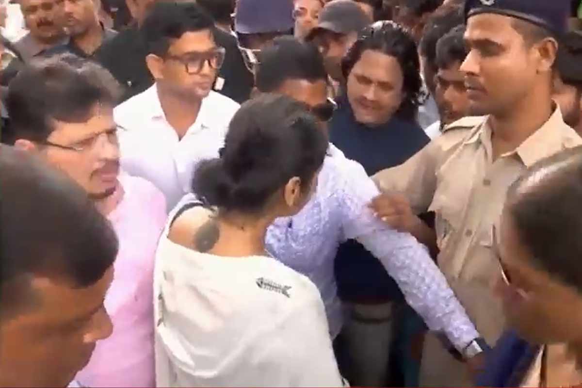 শুভেন্দু যাওয়ার দিনই বারুইপুরে ঋতব্রত-সায়নী-চন্দ্রিমারা, ‘মুখ্যমন্ত্রী পাঠিয়েছেন’, বললেন কাকলি