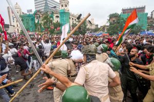 ‘জাত অপরাধী’, ধর্মতলায় ‘হামলাকারী’দের কয়েকজন আগেই চিহ্নিত! পুলিশ হেফাজতে ধৃত ১৪