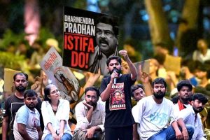 ‘ধর্মেন্দ্র ইস্তফা না দিলে আর আলোচনা নয়’, তৃতীয় বৈঠকের আগে স্পষ্ট করল ‘ককরোচ’