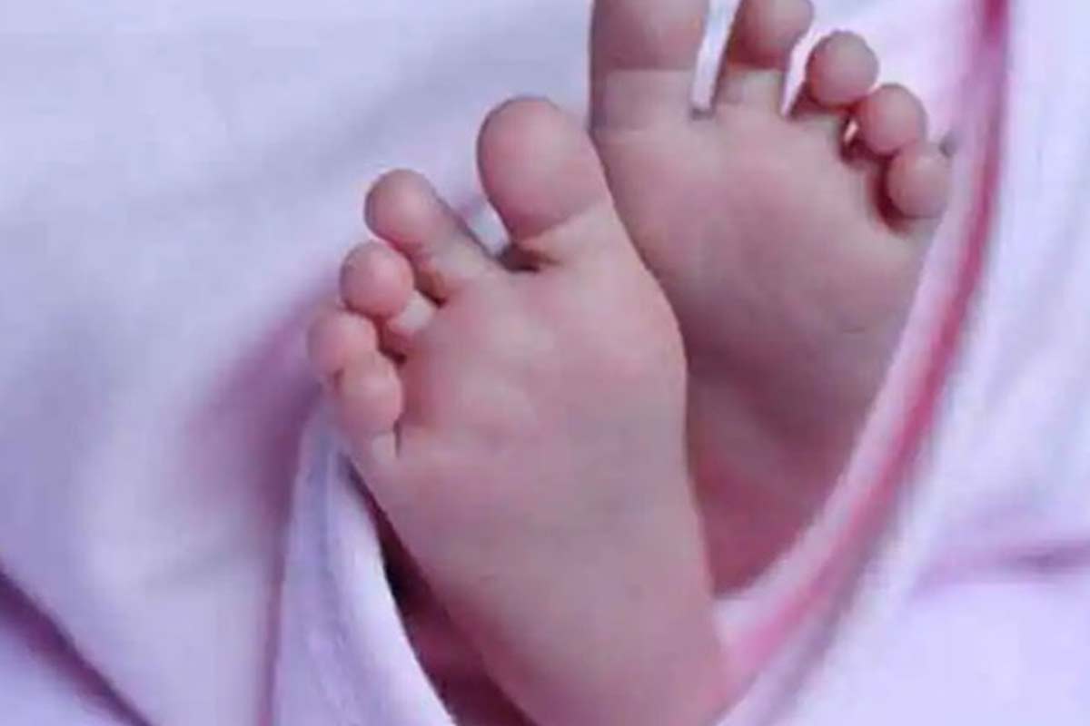 সকালে নিখোঁজ, বেলায় পুকুরে মিলল ৩ বছরের শিশুর দেহ! সন্তান হারিয়ে শোকে কাতর পরিবার