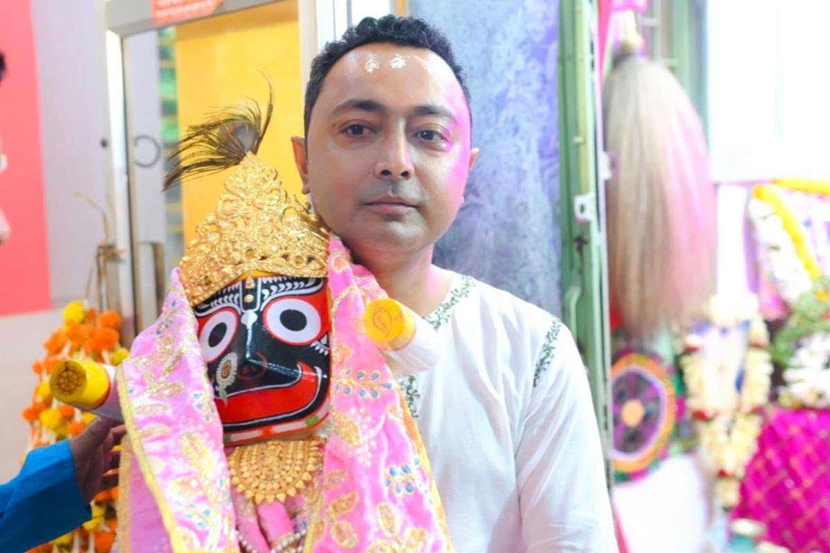 জগন্নাথ মন্দিরের ২৬ লাখের দানপাত্র ‘লুট’, দেবরাজের অত্যাচারে নিঃস্ব অশীতিপর বৃদ্ধ