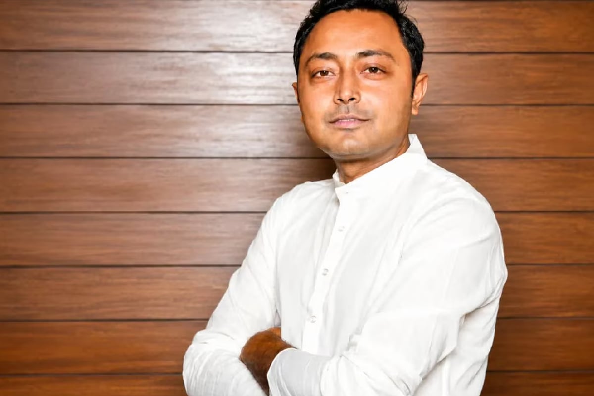 বন্ধ করেছেন খাওয়া-দাওয়া! ফাঁসানোর অভিযোগ তুলে টানা জেরায় কান্নাকাটি দেবরাজের