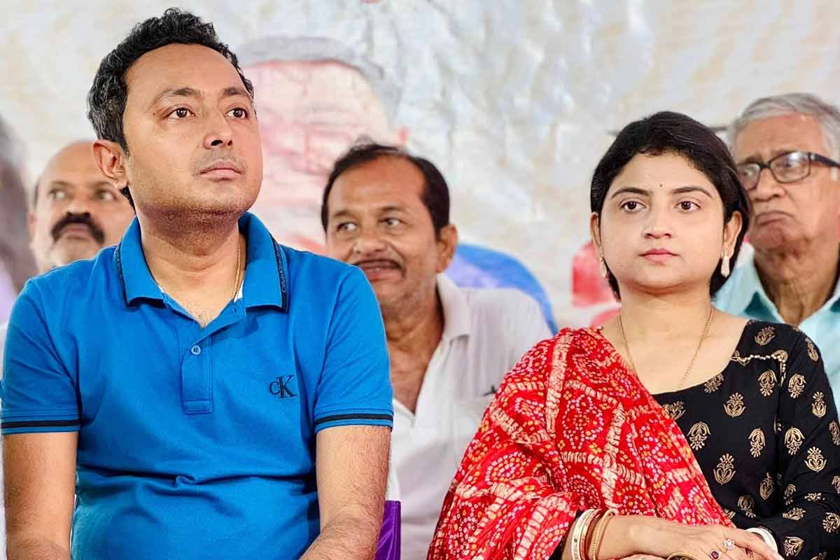 অদিতিকে ৬ ঘণ্টা জিজ্ঞাসাবাদ, দেবরাজকে বারাসত আদালতে ডিম-হামলা