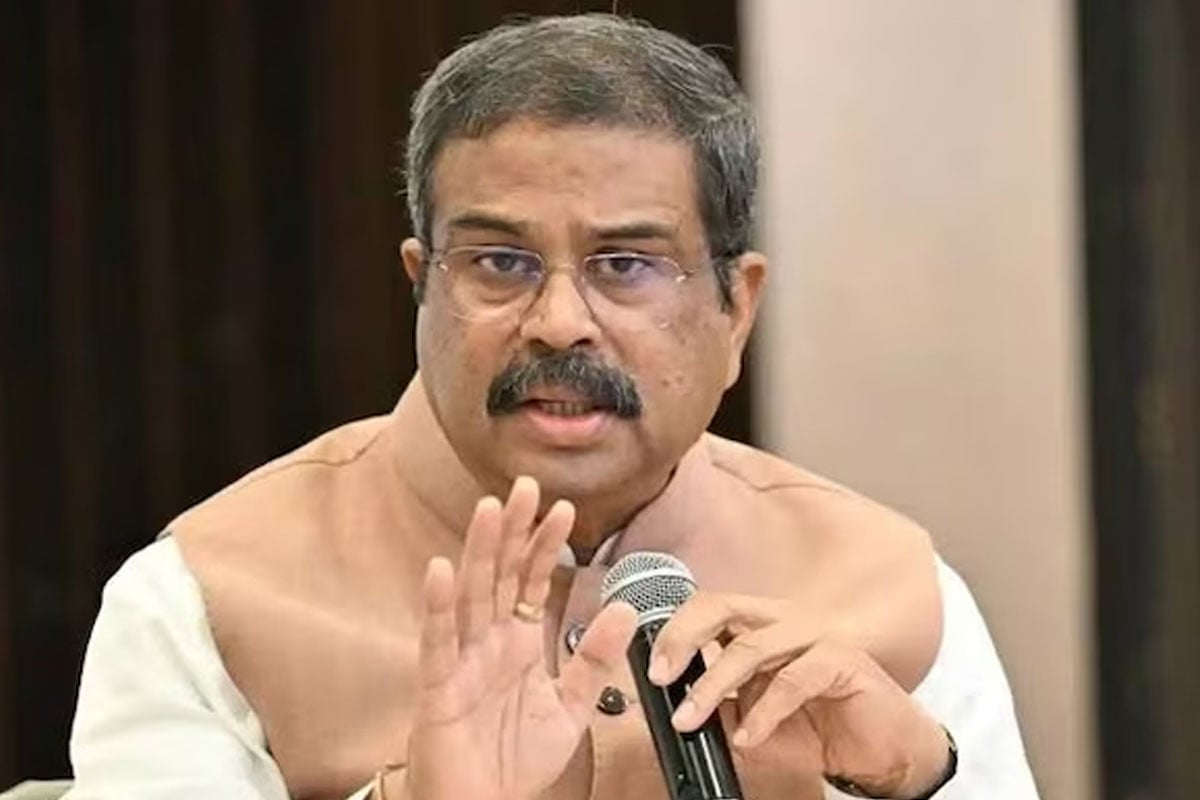 ‘ছাত্রক্ষোভ রাজনৈতিক ফায়দা তোলার হাতিয়ার’, রাহুল গান্ধীকে তোপ কেন্দ্রীয় শিক্ষামন্ত্রীর