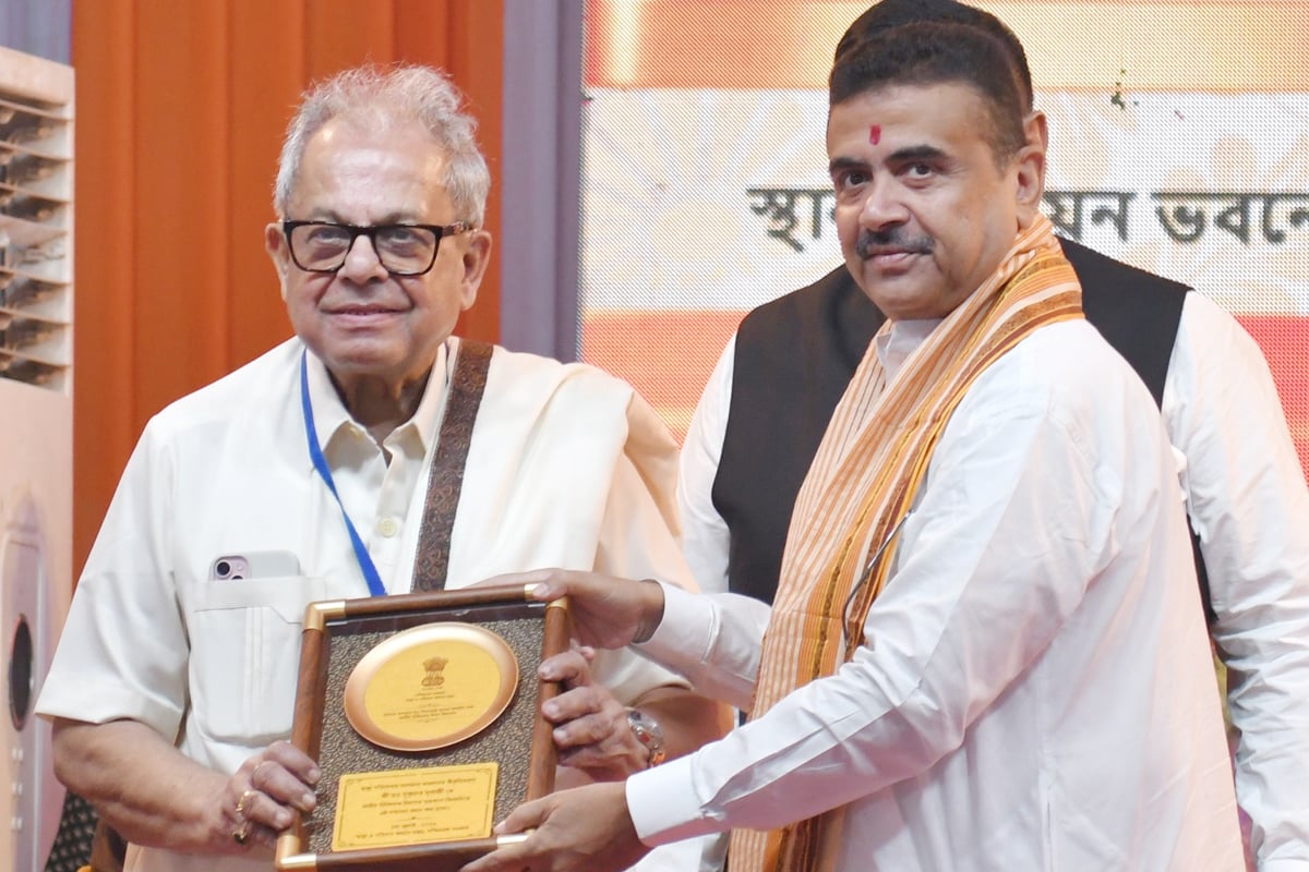 সম্মানের মঞ্চে গবেষণার বার্তা, মুখ্যমন্ত্রীর আন্তরিকতায় আপ্লুত ডা. সুকুমার মুখোপাধ্যায়