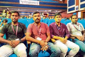 প্রতিদিন গঙ্গায় মৃত্যু চারজনের! ৬০ ফুট জলের তলায় ডিউটির অভিজ্ঞতা শোনালেন ডুবুরিরা