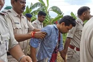 গ্রেপ্তার নেশাগ্রস্ত গেটম্যান! মুর্শিদাবাদ দুর্ঘটনায় ২ জনকে সাসপেন্ড রেলের, ঘটনাস্থলে অধীর চৌধুরী