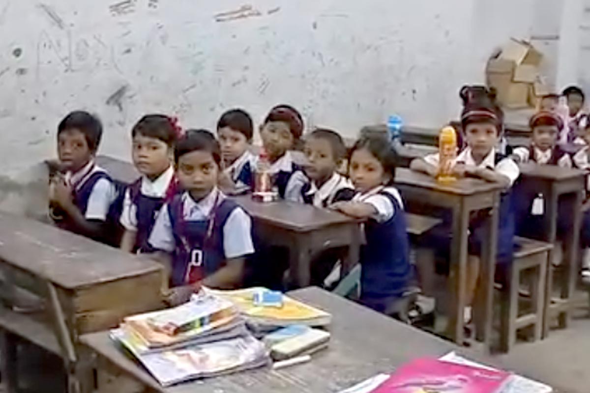 ‘সাবধান! ভুলেও অপরিচিতের সঙ্গে যাবে না’, বারুইপুর থেকে শিক্ষা নিয়ে সচেতনতার পাঠ হাওড়ার স্কুলে
