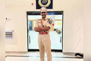 ‘জোর করে চুমু খেয়েছে’, মহিলা সহকর্মীর অভিযোগের পরই বিষ খেলেন অভিযুক্ত আইপিএস ট্রেনি অফিসার!