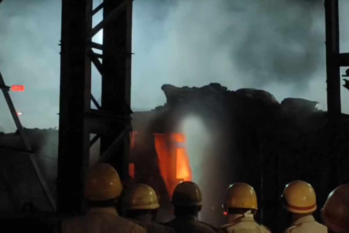 রাতের কারখানায় দুর্ঘটনা, জামুড়িয়ায় ফার্নেস ফেটে জখম অন্তত ৩, এলাকায় আতঙ্ক