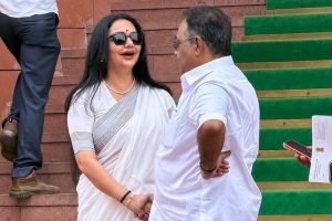 সংসদ চত্বরে জুন মালিয়ার সঙ্গে খোশমেজাজে শমীক, কী কথা হল?