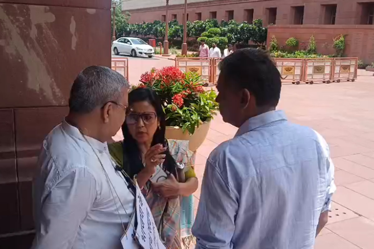 Opposition Wants Kalyan Banerjee's suspension from parliament to be revoked