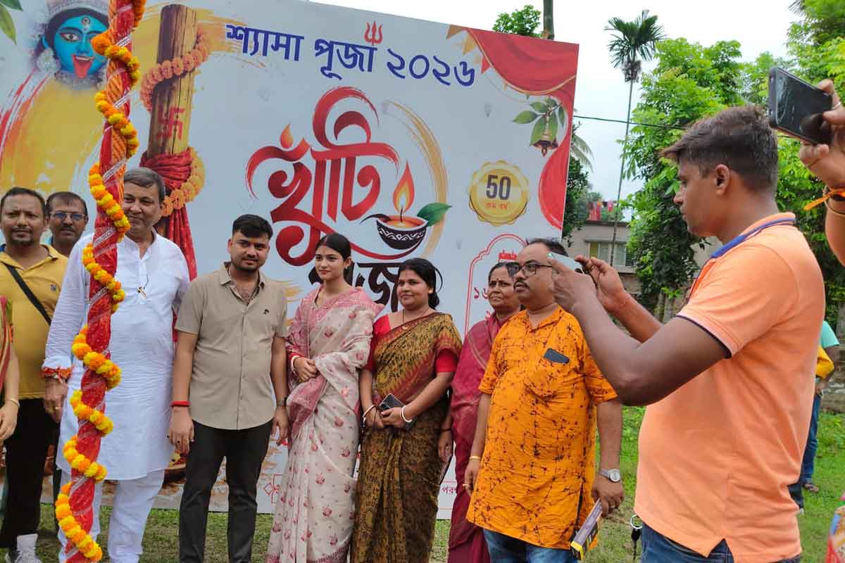 রথেই কোটি টাকার কালীপুজোর খুঁটিপুজো, বদলের বাংলায় বারাসতের ক্লাবেও বদলাচ্ছে সমীকরণ?